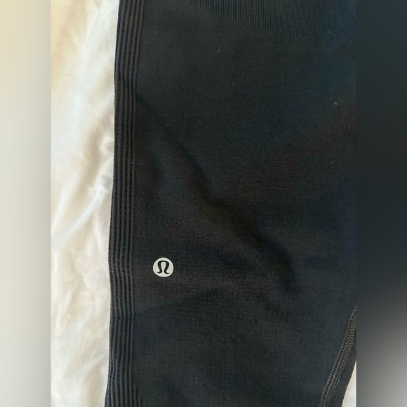 Lululemon Keep the Heat Thermal Tight in Black - Size XL - Picture 4 of 12